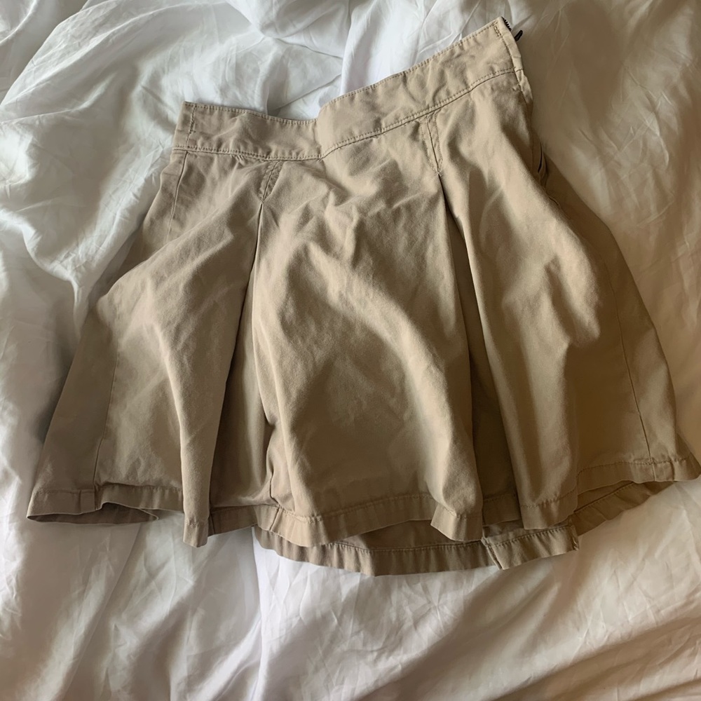 khaki skirt
